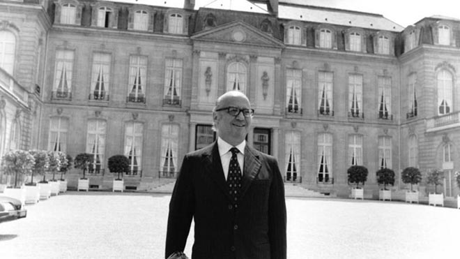 استقبل الرئيس الإشتراكي فرانسوا ميتران سيمون مالي في قصر الإليزية عام 1981 بعد عودته الى فرنسا عقب هزيمة اليمين في انتخابات 1981